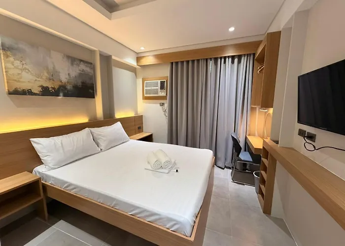 Oro Makati 3*